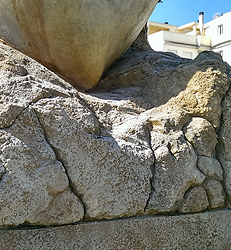 Zigurat Creación | Monumento en cemento para jardín